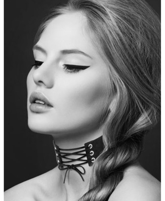 Collier en cuir noir SM avec lacet 